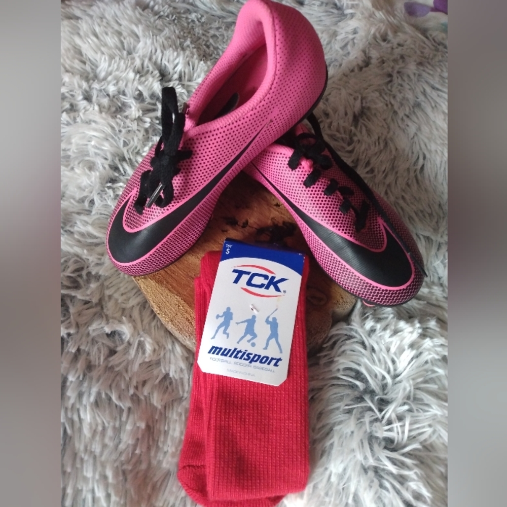 Girls Nike Pink/Black Soccer Cleaks 1 Youth